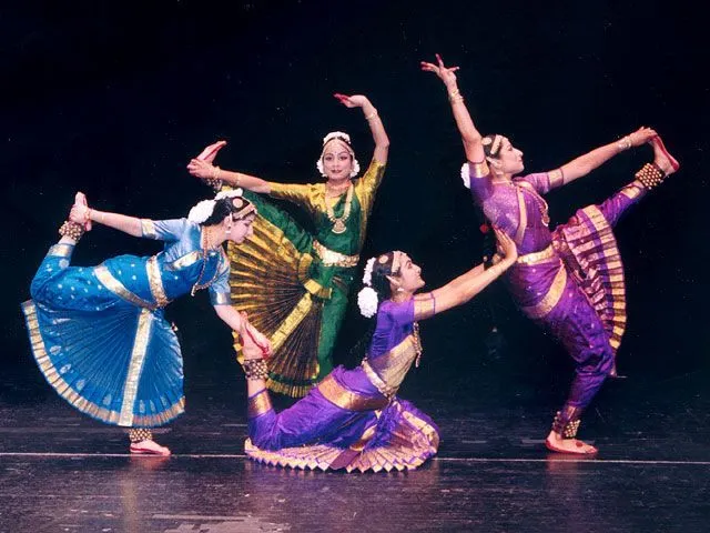 Duetto di danza Bharatanatyam