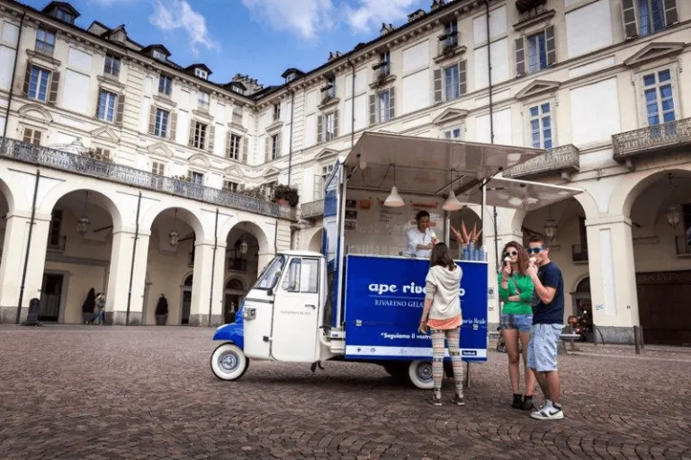 Torino, nasce l’Ape Car allestita come gelateria ambulante