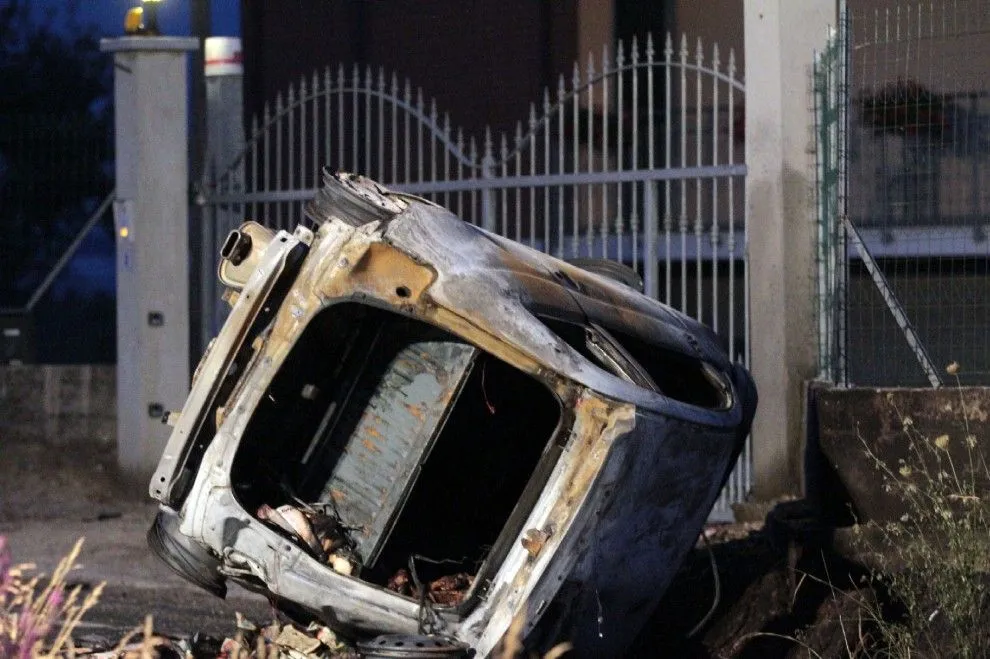 Una famiglia di Torino arsa viva in una Fiat 500