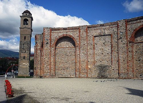 Castellamonte. Mura Antonelliane e campanile romanico, Fotografia di Arnaldo Bolla