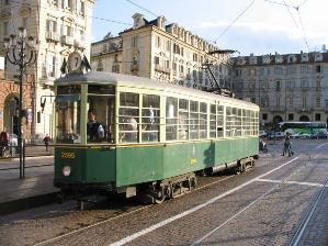 Tram linea 7 in Piazza Castello