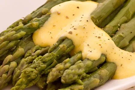 Asparagi allo zabaione salato