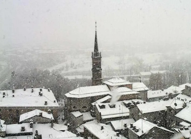 Neve in Piemonte a bassa quota, la città potrebbe avere il bianco Natale già da venerdì