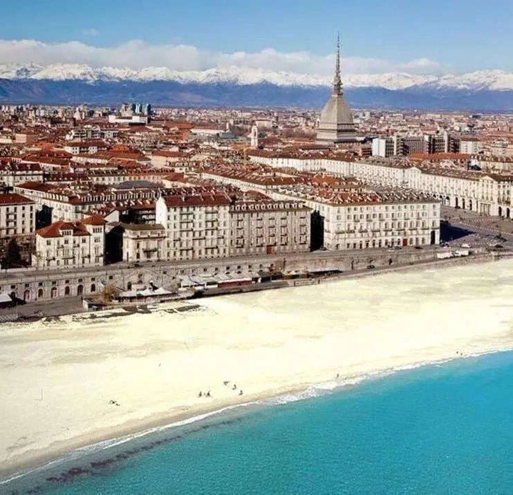 Torino, spiaggia ai Murazzi