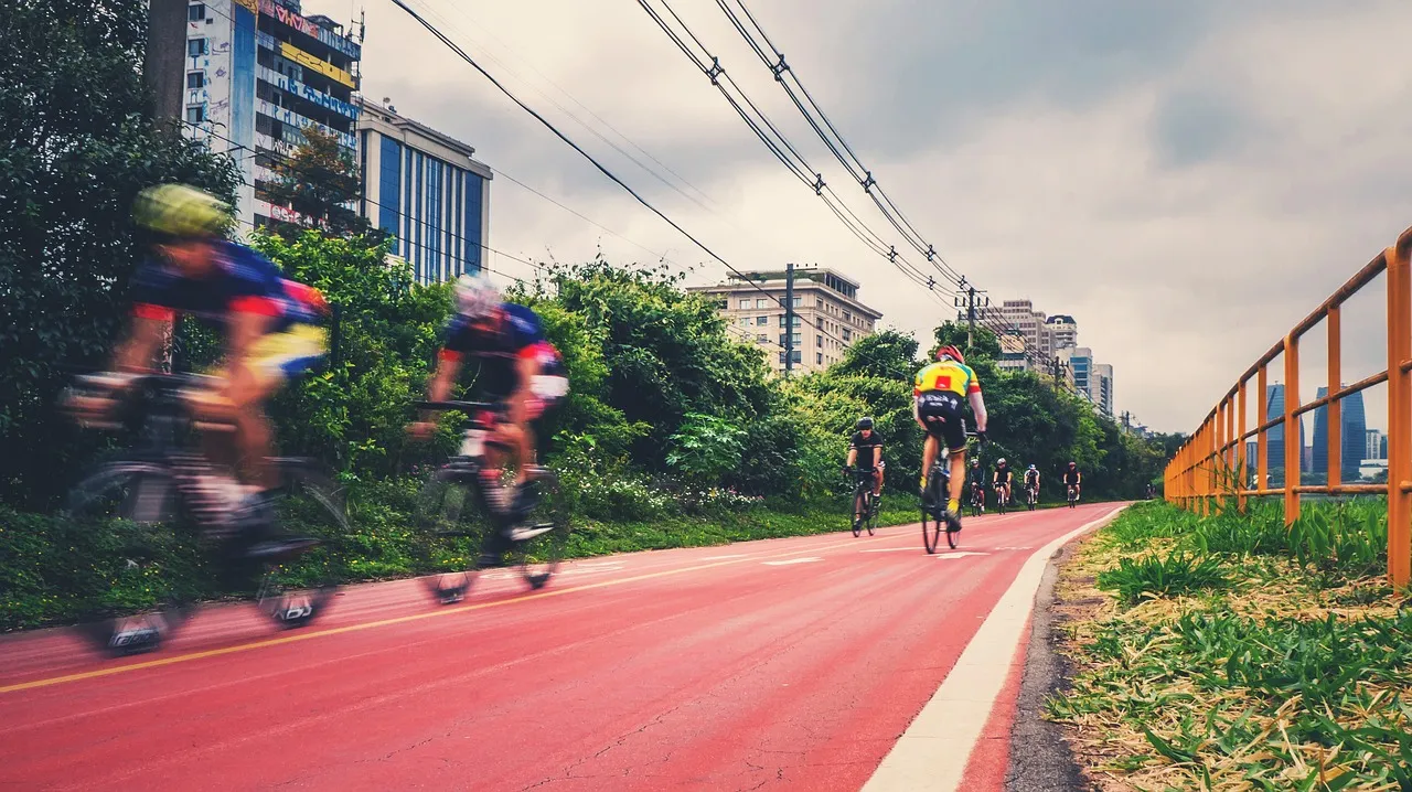 Torino, approvate le colonnine con compressori sulle piste ciclabili