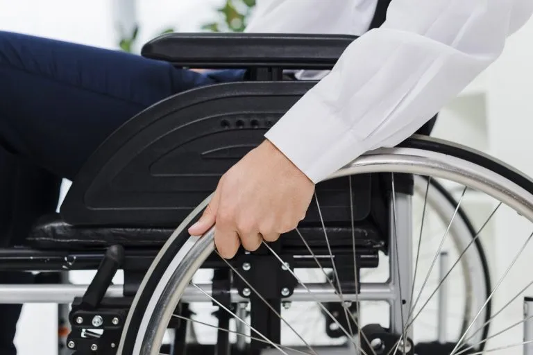 Come scegliere la carrozzina per un disabile