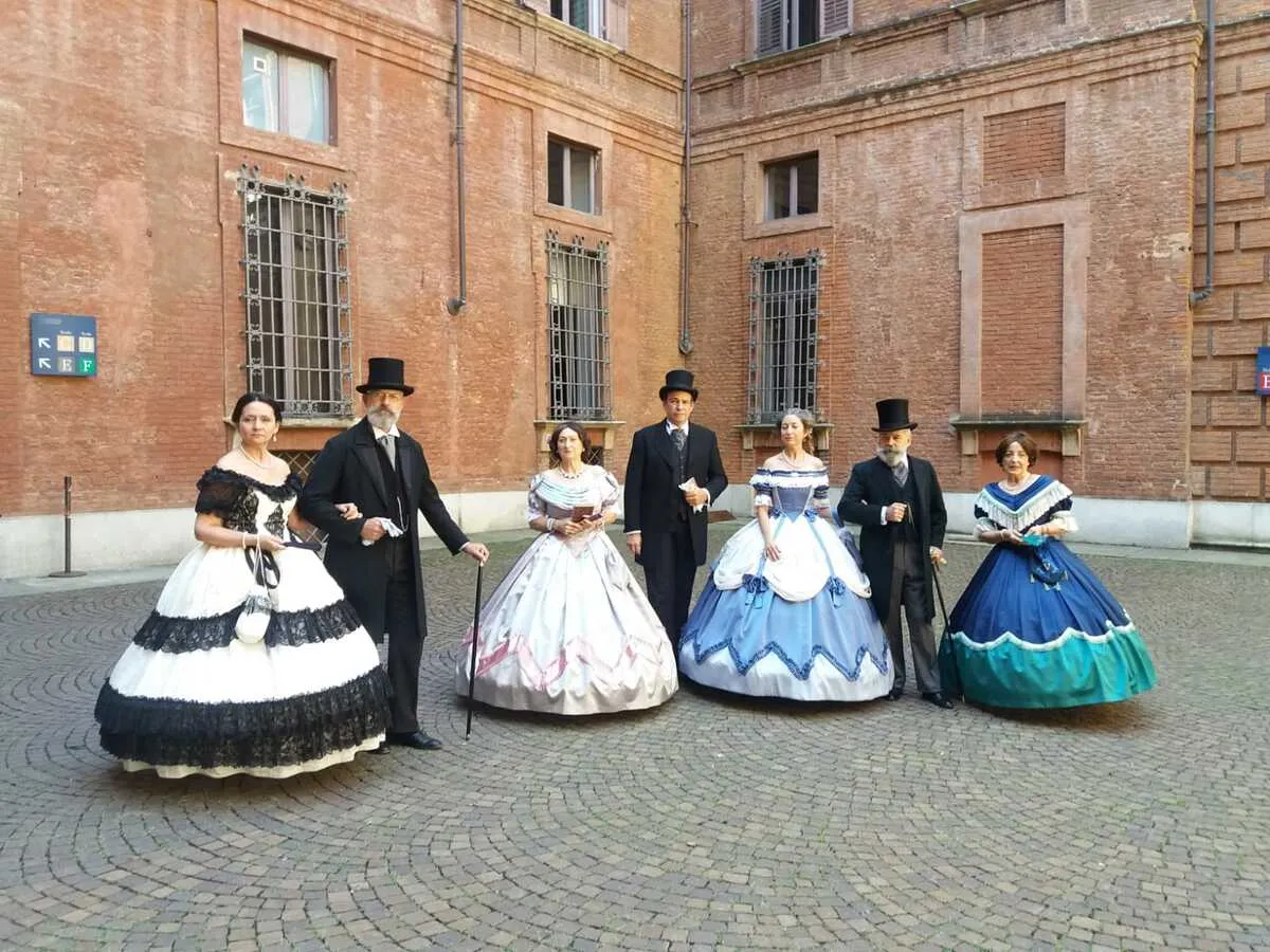 Visita animata a Palazzo Cisterna con il Gruppo storico Ventaglio d’Argento