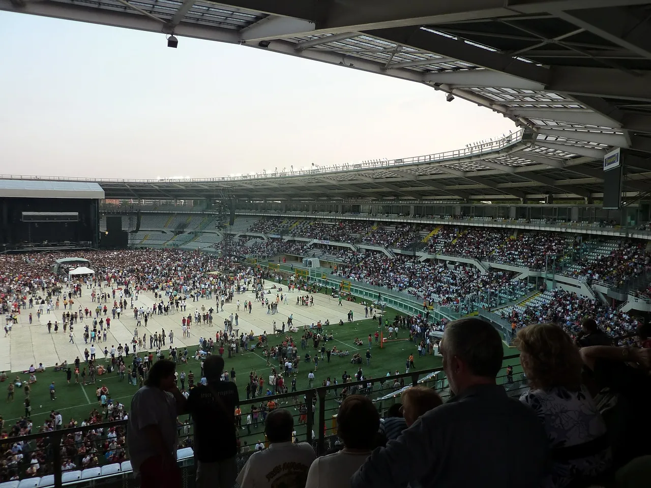 Grande Torino, il cibo scaduto nei freezer dello stadio inguaia “Gerla 1927”