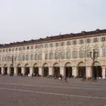 Torino: appare una misteriosa scritta a Piazza San Carlo