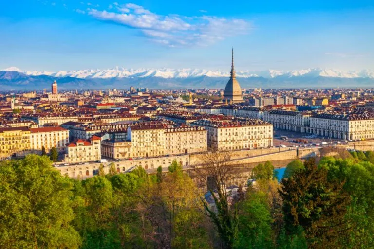 Obiezione di coscienza: il centro rivive la storia di Torino protagonista