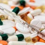 Farmaci scaduti venduti illegalmente: 4 indagati a Torino