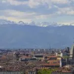 Caro bollette: nel Quadrilatero Romano cene a lume di candela per risparmiare