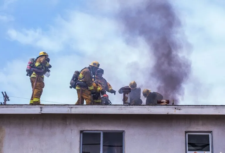 Incendio a San Mauro Torinese: due persone intossicate