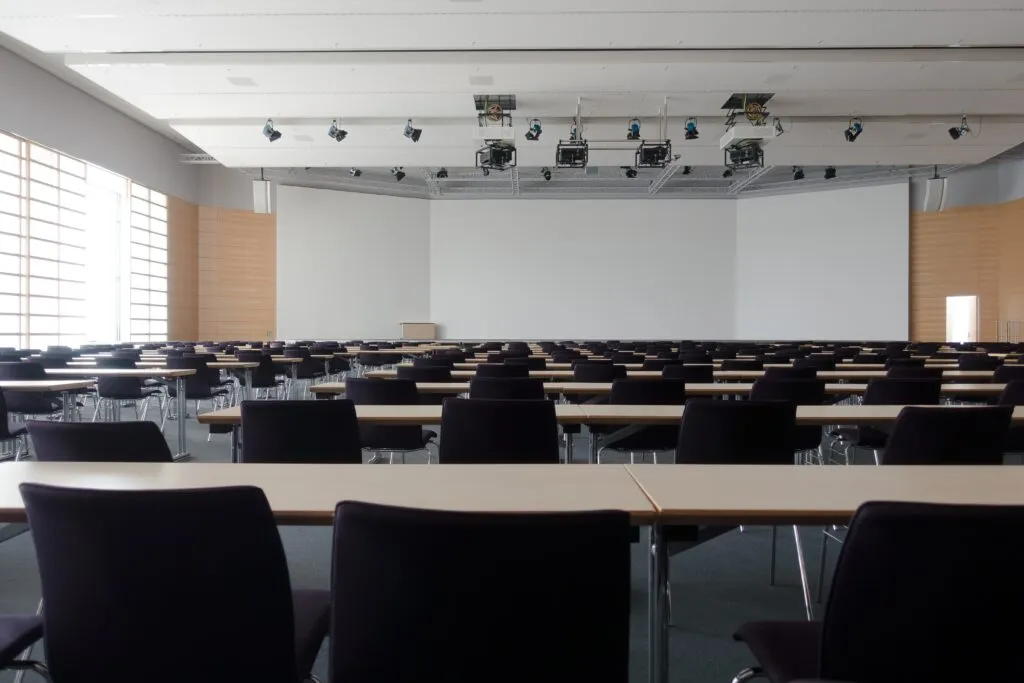 Liceo Einstein di Torino, la protesta degli studenti che vogliono tornare in aula