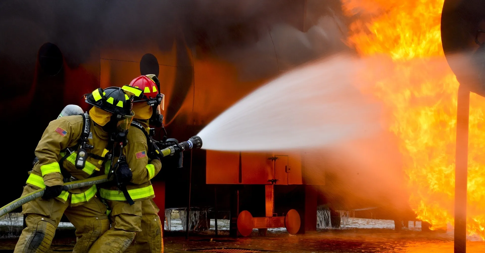 Incendio in un appartamento a Torino: evacuato intero palazzo