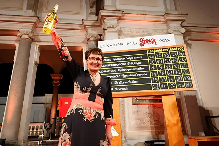 Premio Strega 2024: Donatella Di Pietrantonio vince con «L’età fragile», romanzo per i diritti delle donne