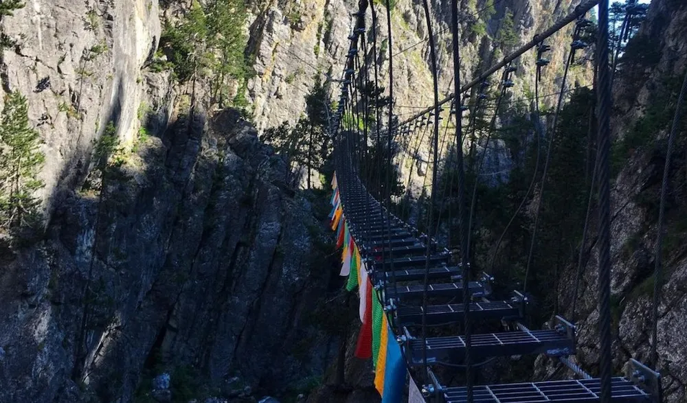 Ponte Tibetano di Cesana Claviere: l’avventura sospesa nella natura