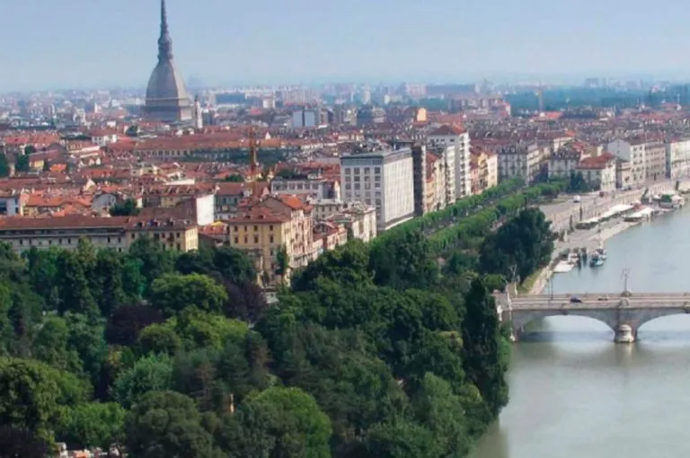 Murazzi del Po riaperti a Torino dopo la chiusura in via precauzionale